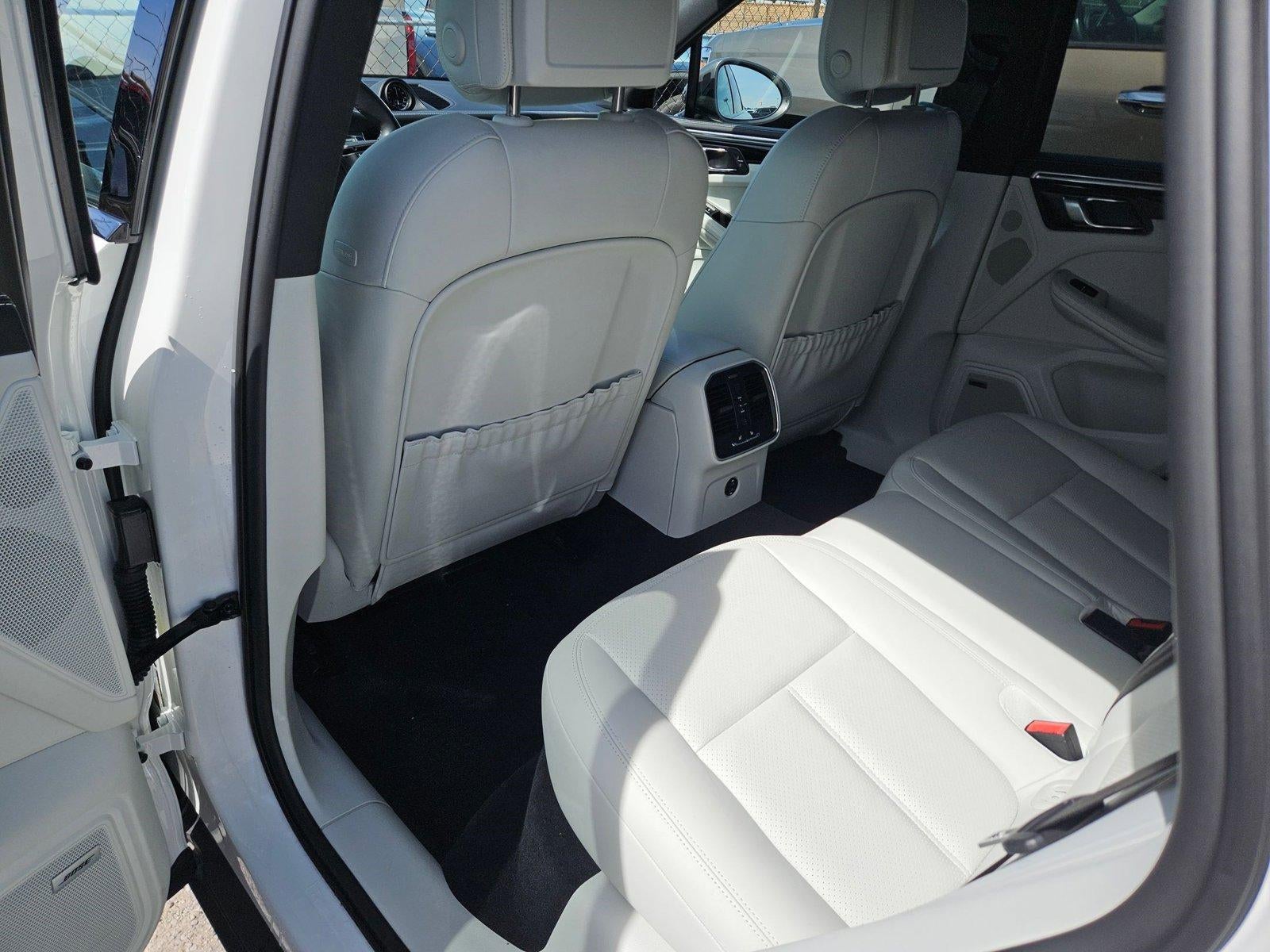 2023 Porsche Macan Base