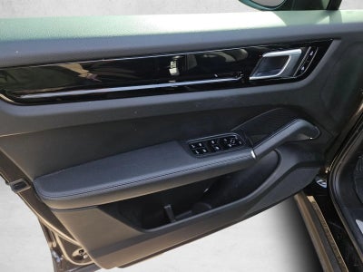 2021 Porsche Cayenne Base