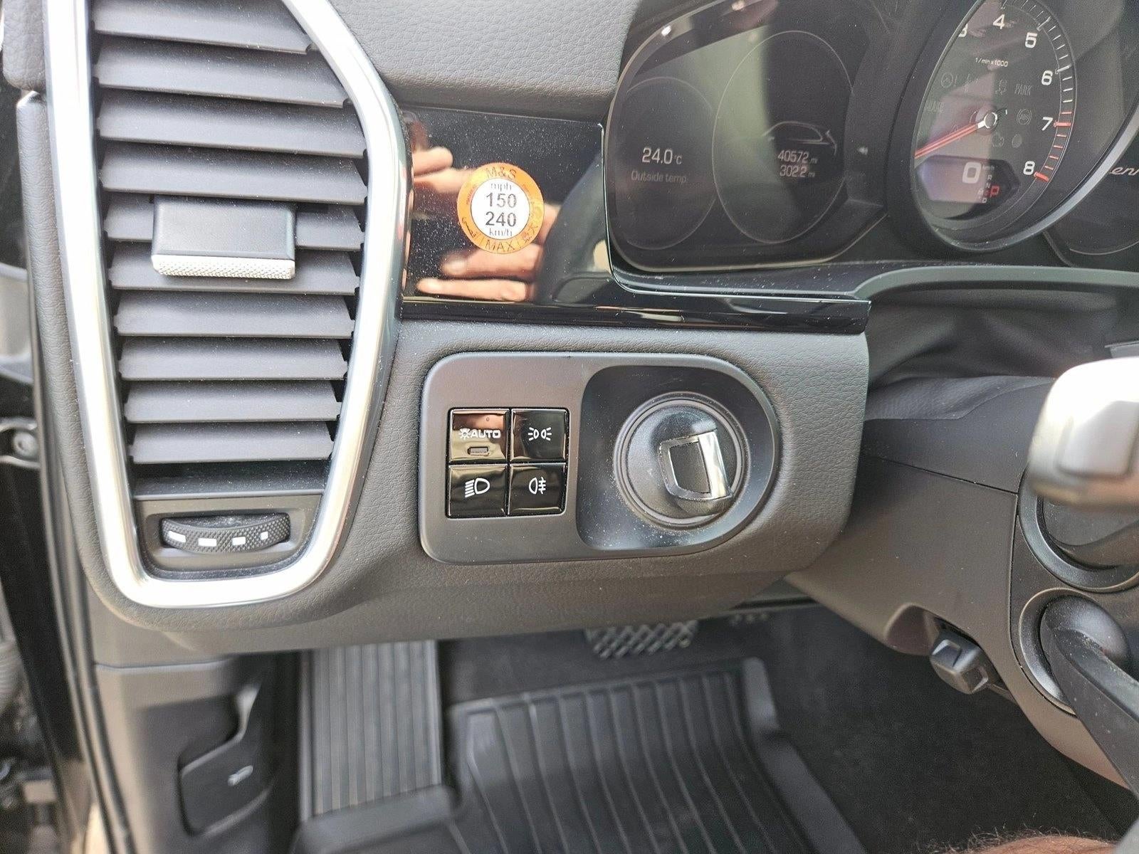 2021 Porsche Cayenne Base